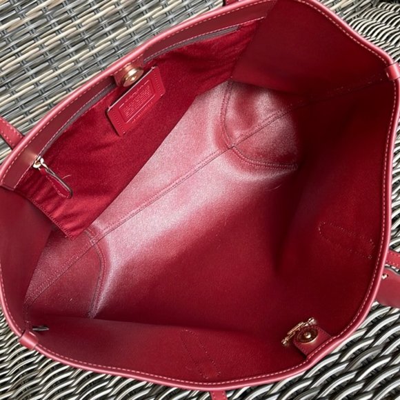 Coach City Tote In Signature Canvas With Heart Petal Print Brown Multi - Picture 10 of 16